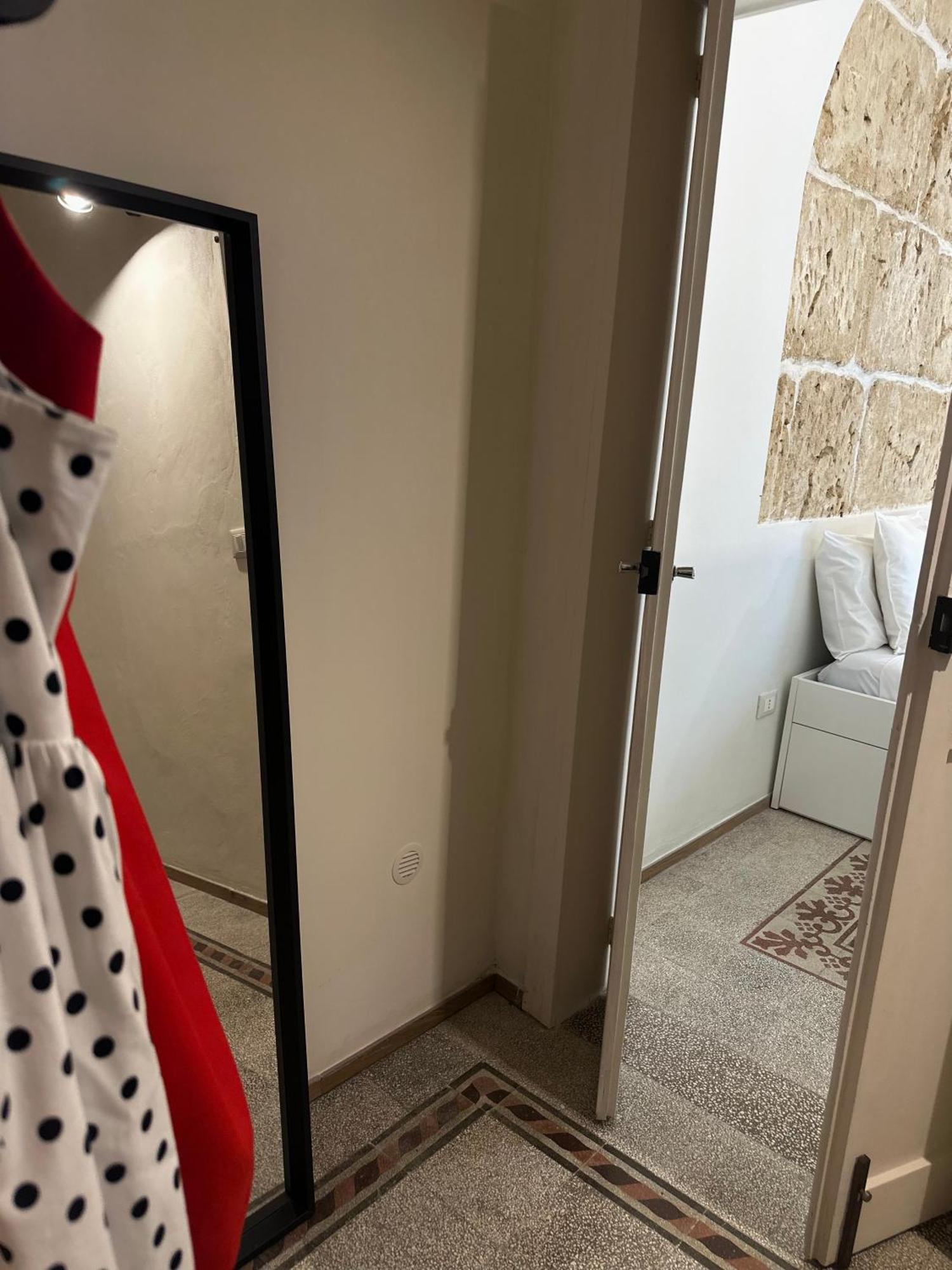 F Home Ното Экстерьер фото